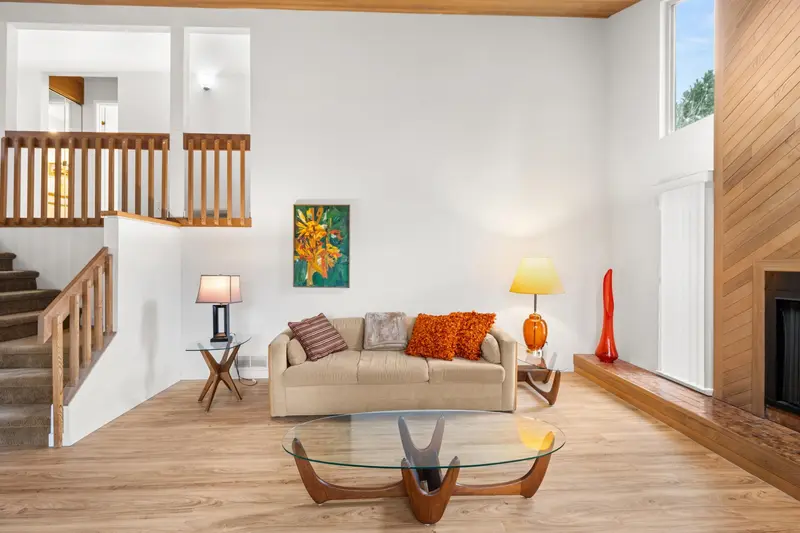 1785 140A STREET - photo 3 of 25