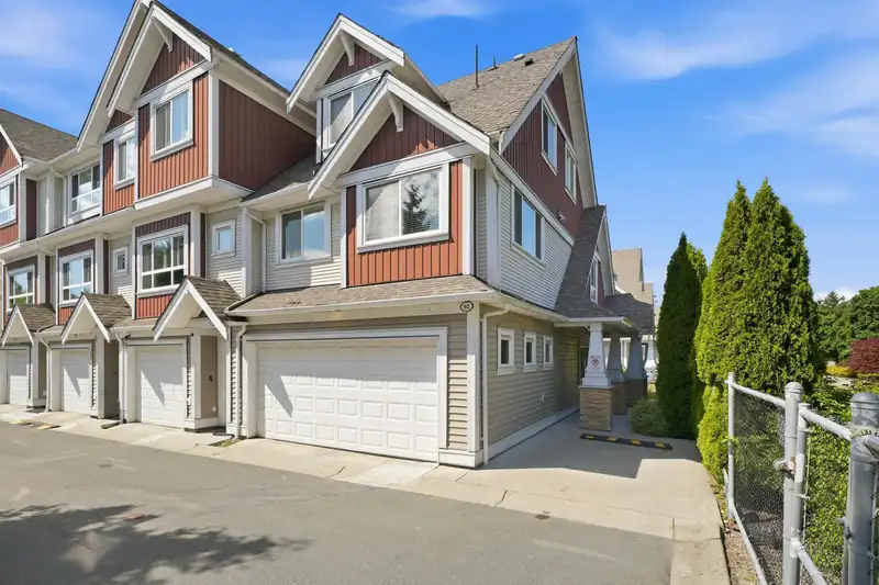 62 7298 199A STREET - photo 1 of 30