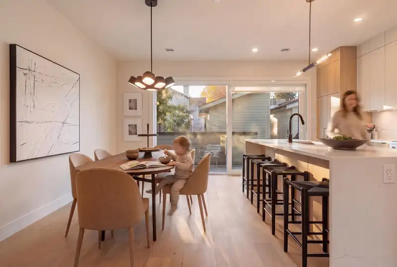 1937 TEMPLETON DRIVE - photo 1 of 38