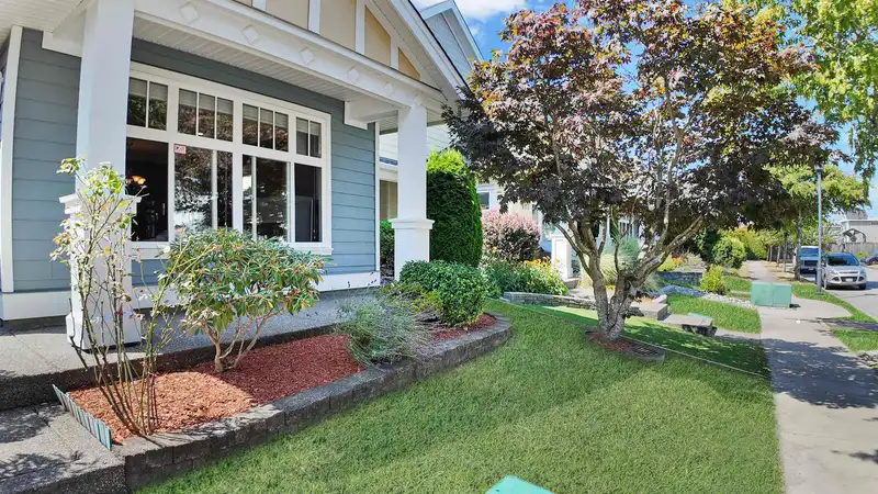 12293 BUCHANAN STREET - photo 3 of 29