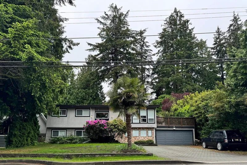 5156 8A AVENUE - photo 2 of 25