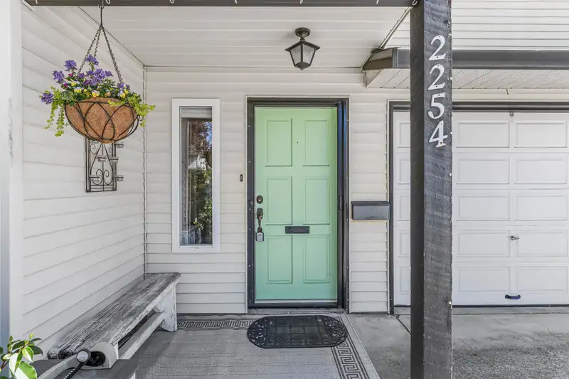 2254 154A STREET - photo 3 of 40