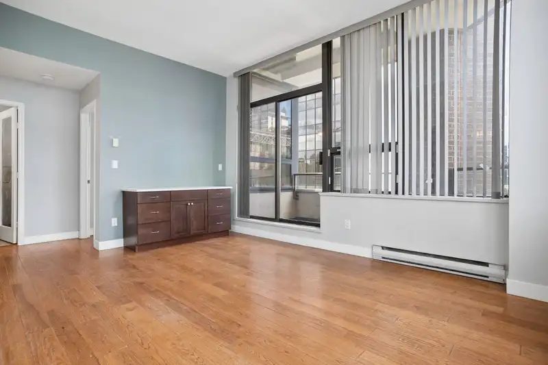 701 1010 HOWE STREET - photo 3 of 27