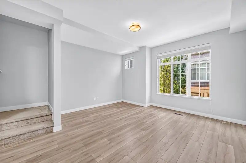 83 20180 84 AVENUE - photo 3 of 38