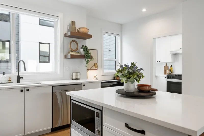 16 12635 63 AVENUE - photo 3 of 25