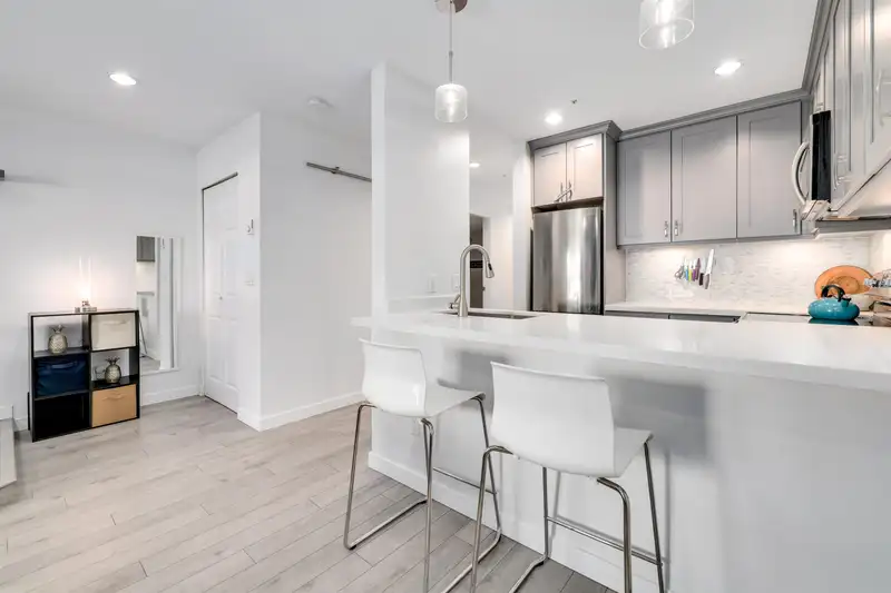 208 1615 FRANCES STREET - photo 1 of 20