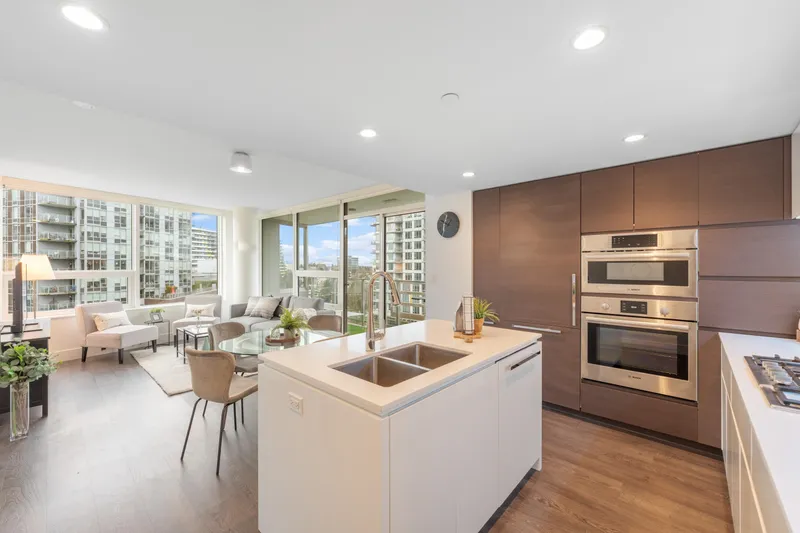 703 5508 HOLLYBRIDGE WAY - photo 1 of 25