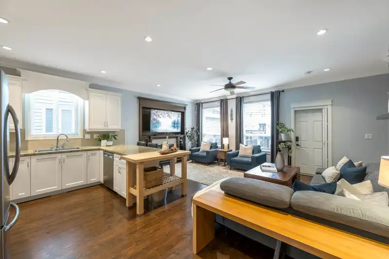 7137 196 STREET - photo 3 of 40