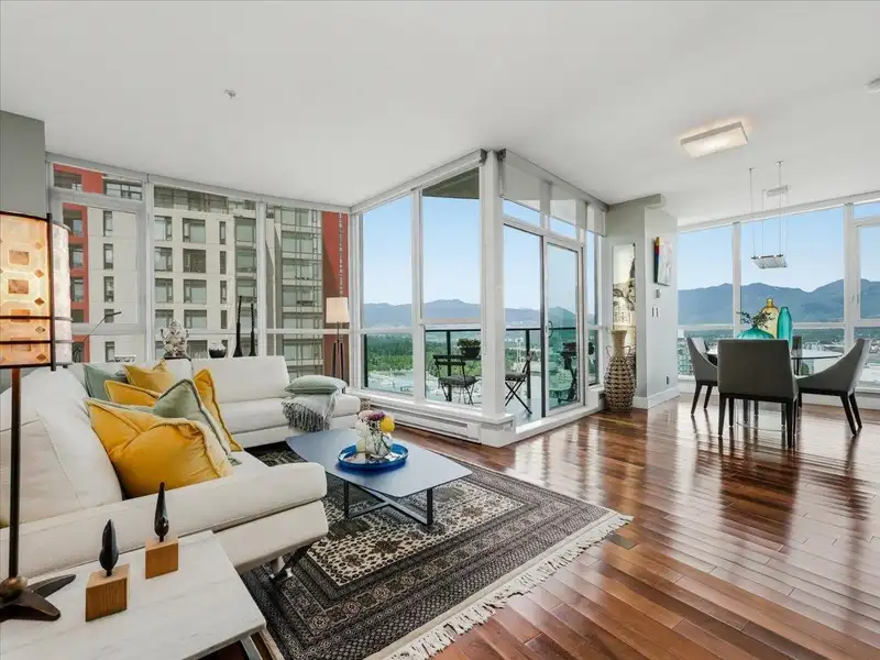 3301 1189 MELVILLE STREET - photo 1 of 40