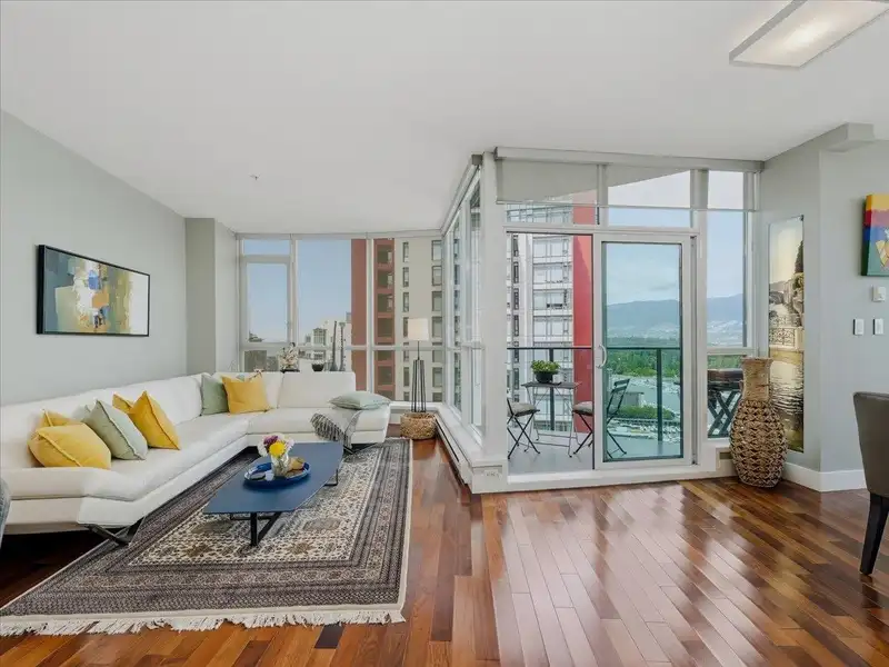 3301 1189 MELVILLE STREET - photo 2 of 40