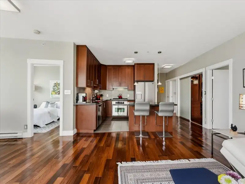 3301 1189 MELVILLE STREET - photo 4 of 40