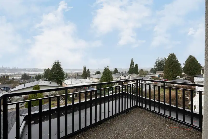 101 952 EDGAR AVENUE - photo 2 of 13