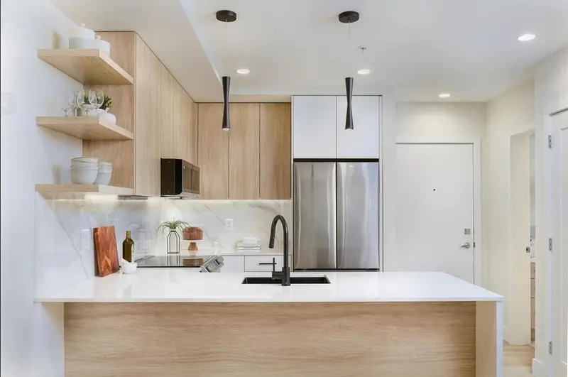 303 34375 GLADYS AVENUE - photo 3 of 7