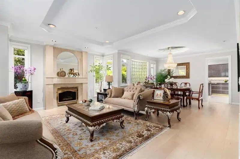 1268 W 39TH AVENUE - photo 3 of 38