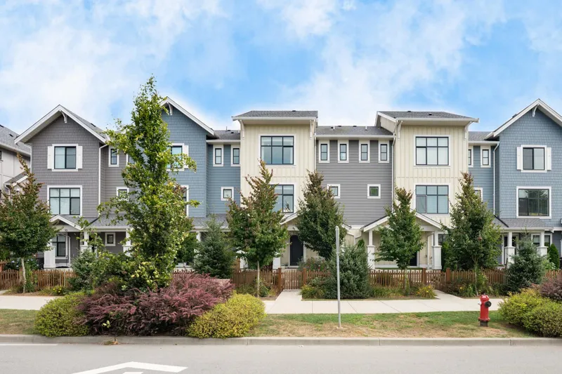 8 20261 72B AVENUE - photo 1 of 25