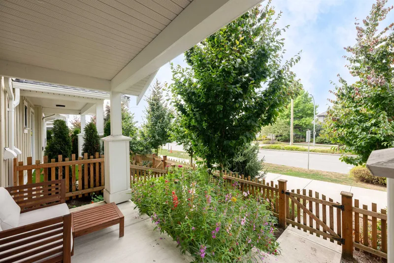 8 20261 72B AVENUE - photo 4 of 25