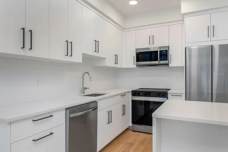 410 33816 SOUTH FRASER WAY - photo 4 of 16