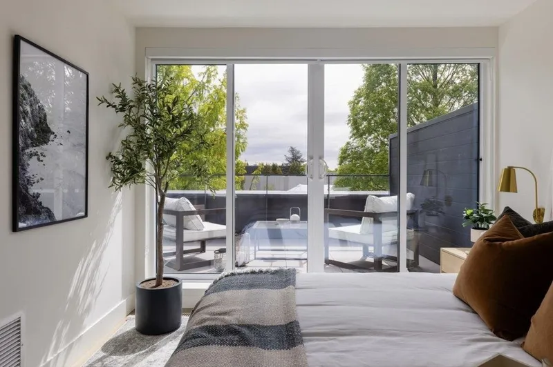 807 W 38TH AVENUE - photo 4 of 11