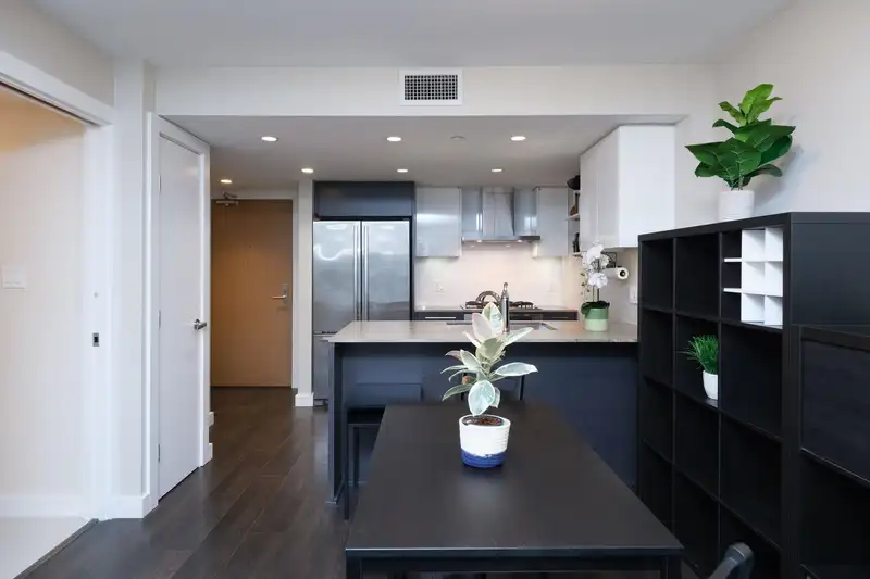 916 1618 QUEBEC STREET - photo 2 of 40