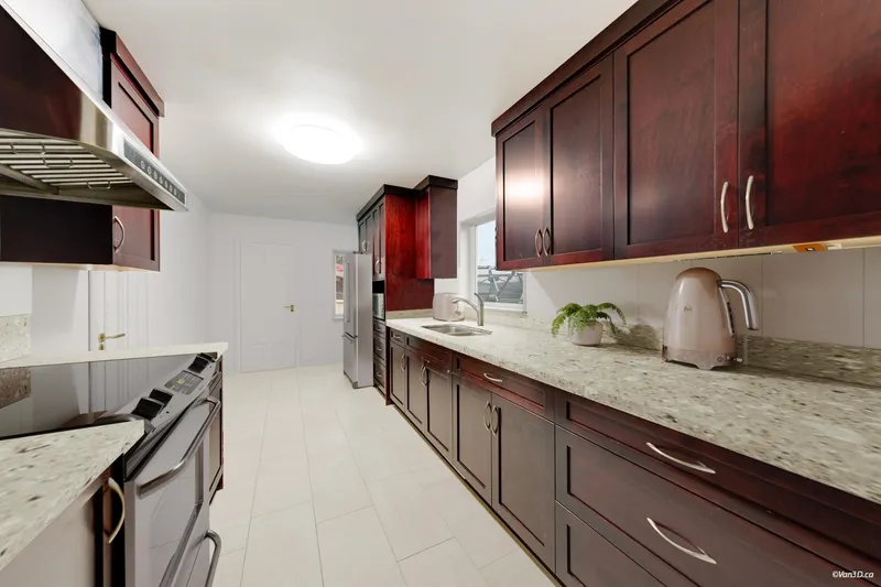 3342 ADANAC STREET - photo 3 of 18