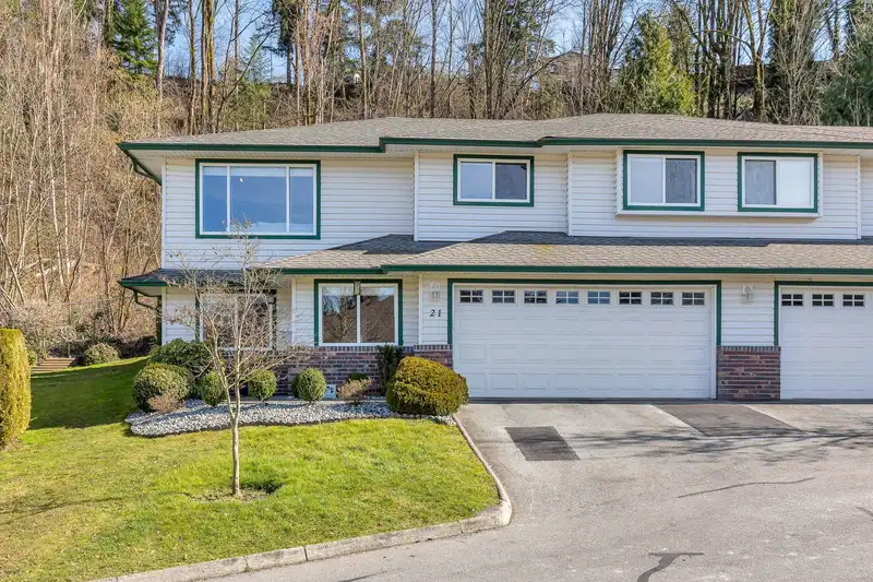 21 34250 HAZELWOOD AVENUE - photo 1 of 40