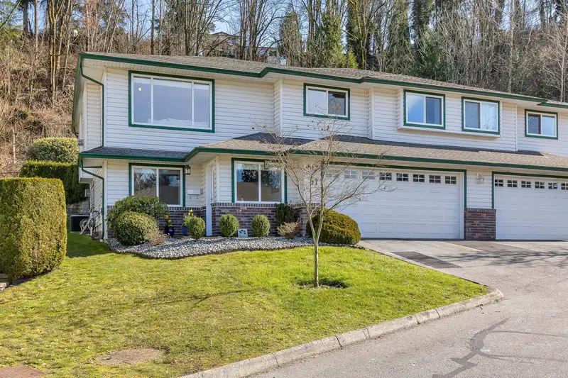 21 34250 HAZELWOOD AVENUE - photo 2 of 40