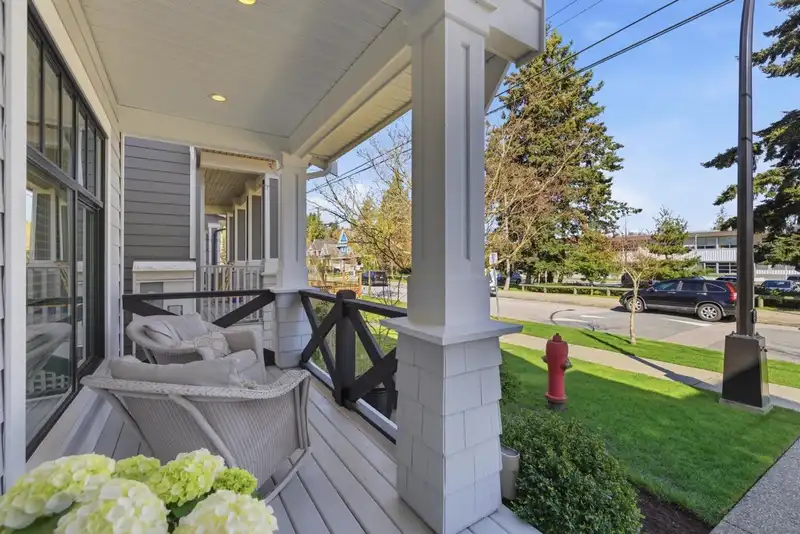 17330 2ND AVENUE - photo 4 of 40
