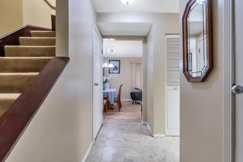 83 10830 152 STREET - photo 4 of 32