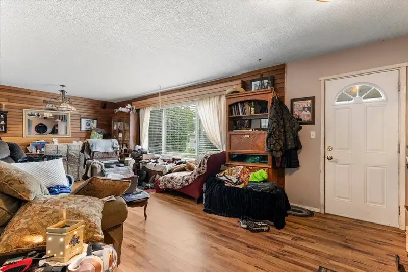 46117 LEWIS AVENUE - photo 3 of 20