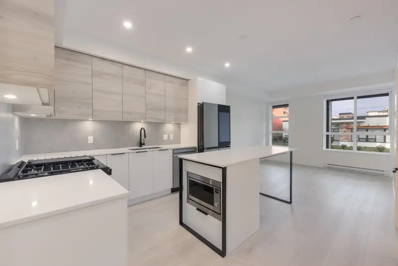 513 30494 CARDINAL AVENUE - photo 2 of 5