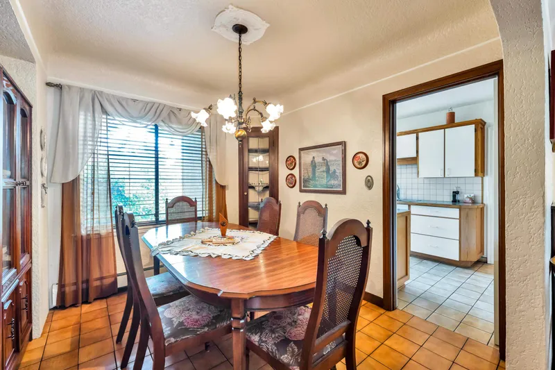 3778 TRIUMPH STREET - photo 4 of 22