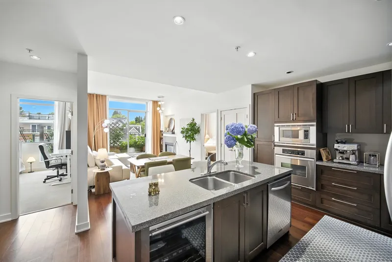 404 3595 W 18TH AVENUE - photo 4 of 25