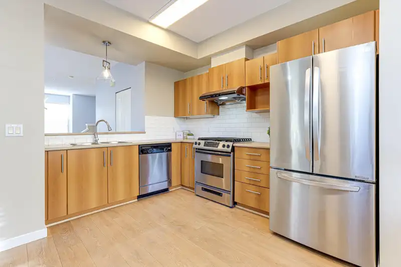 72 9229 UNIVERSITY CRESCENT - photo 4 of 35