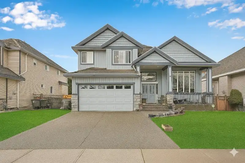 7869 147A STREET - photo 3 of 40
