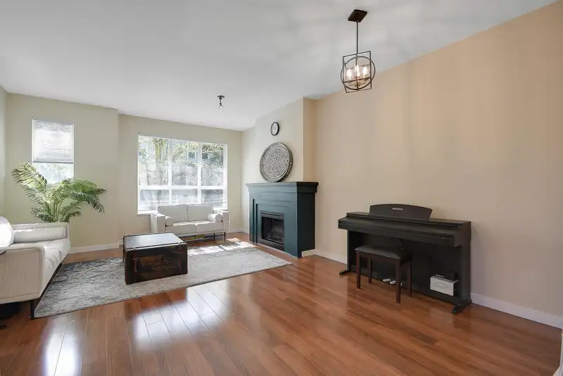 31 8355 DELSOM WAY - photo 4 of 40