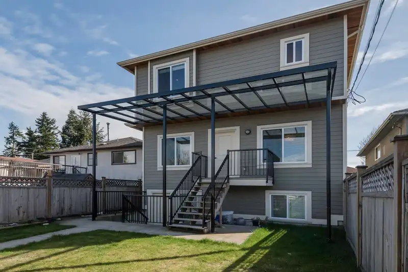 2627 E 41ST AVENUE - photo 2 of 25