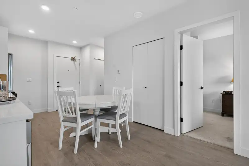603 13238 105 AVENUE - photo 4 of 26