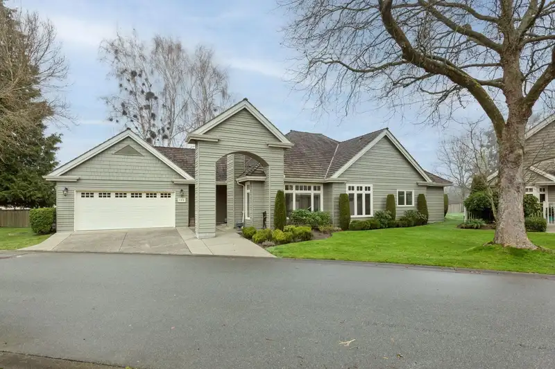 125 6505 3 AVENUE - photo 1 of 39