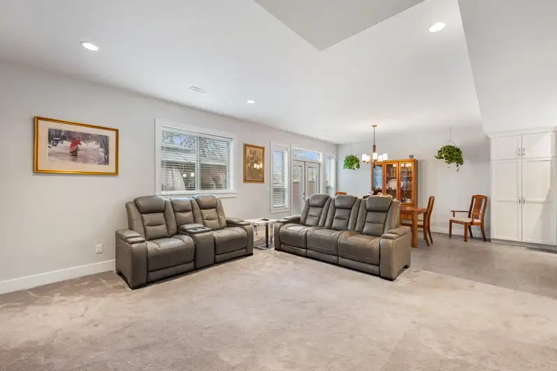 4 33973 HAZELWOOD AVENUE - photo 3 of 39