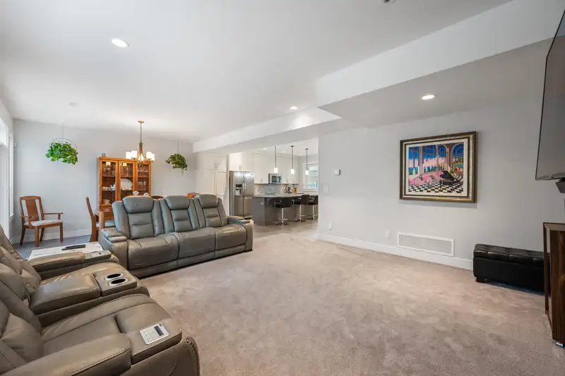 4 33973 HAZELWOOD AVENUE - photo 4 of 39