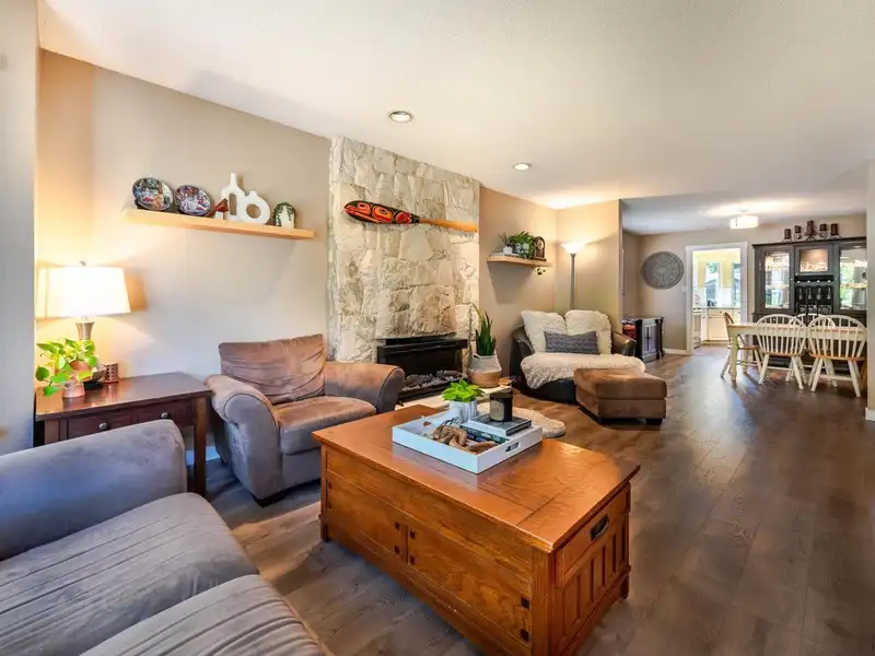 10600 ATHABASCA DRIVE - photo 3 of 28