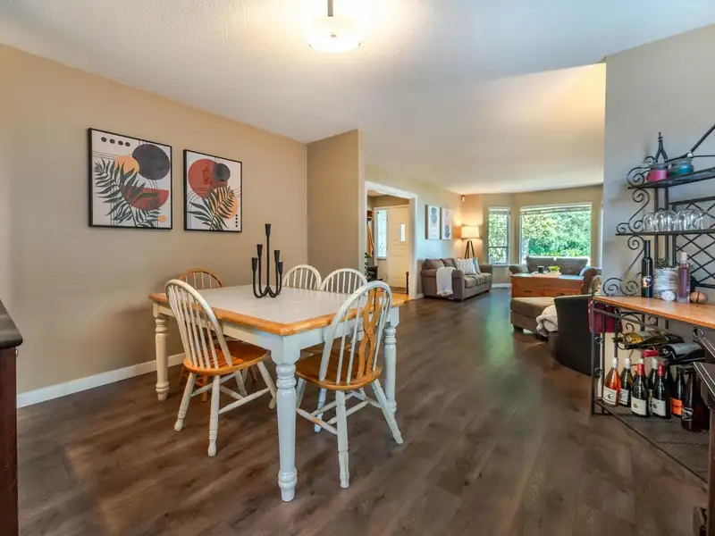 10600 ATHABASCA DRIVE - photo 4 of 28