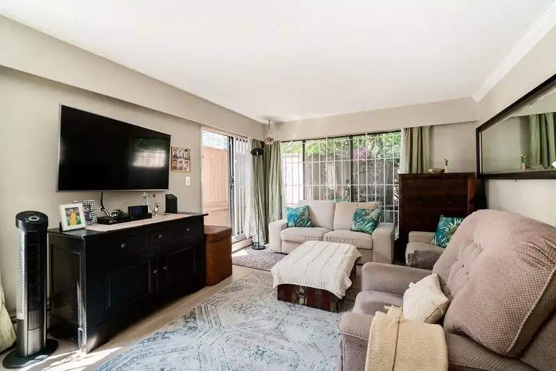 102 2190 W 8TH AVENUE - photo 2 of 38