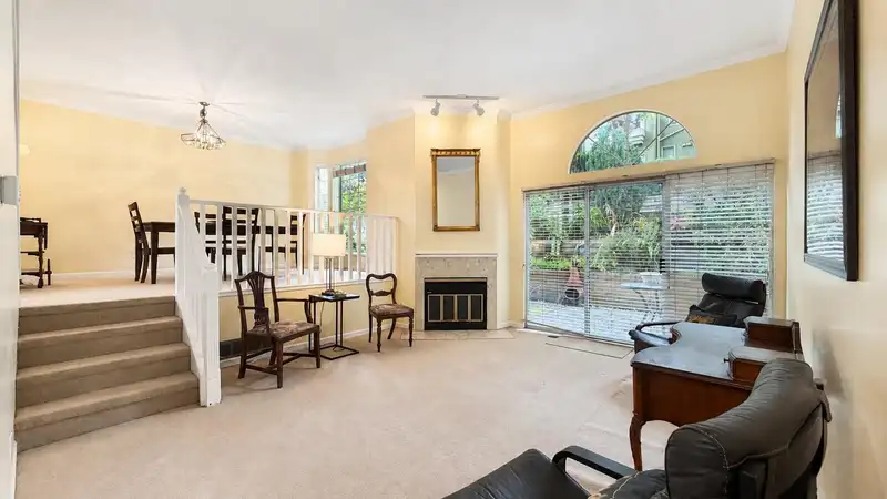 2387 QUAYSIDE COURT - photo 4 of 37