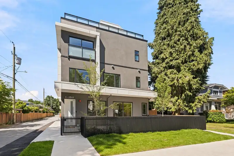 1 2509 KITCHENER STREET - photo 1 of 30
