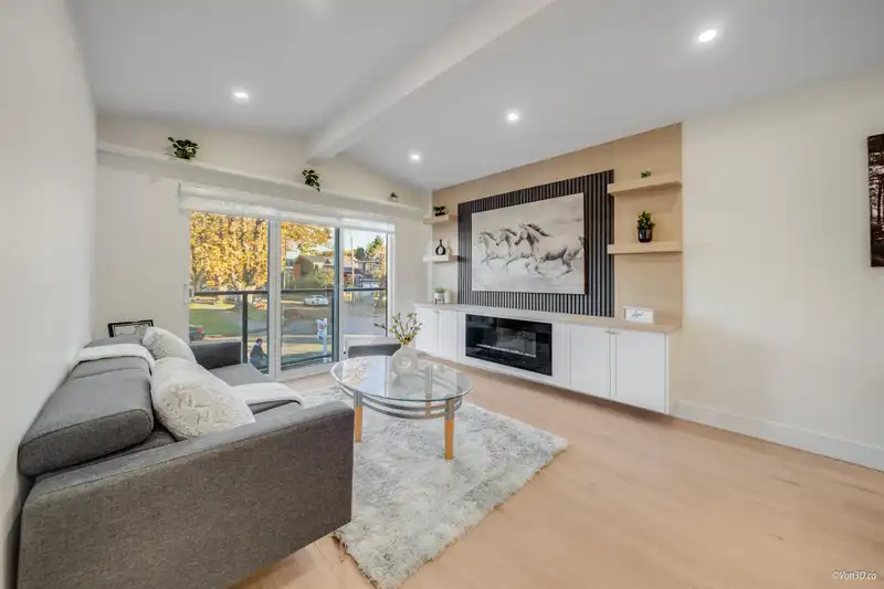 3649 PRINCE ALBERT STREET - photo 4 of 40