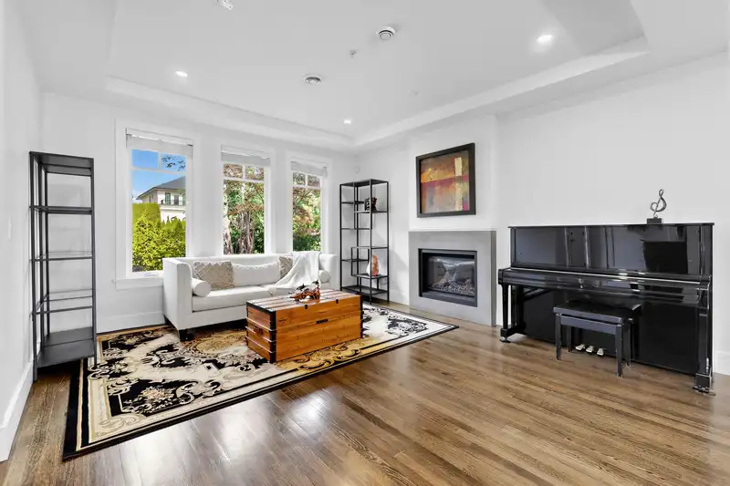 2922 W 41ST AVENUE - photo 4 of 40