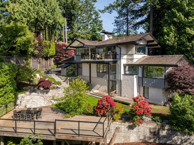 6485 MADRONA CRESCENT - photo 2 of 40