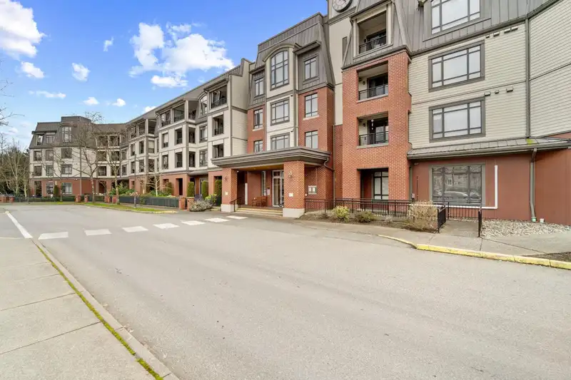 318 8880 202 STREET - photo 2 of 27