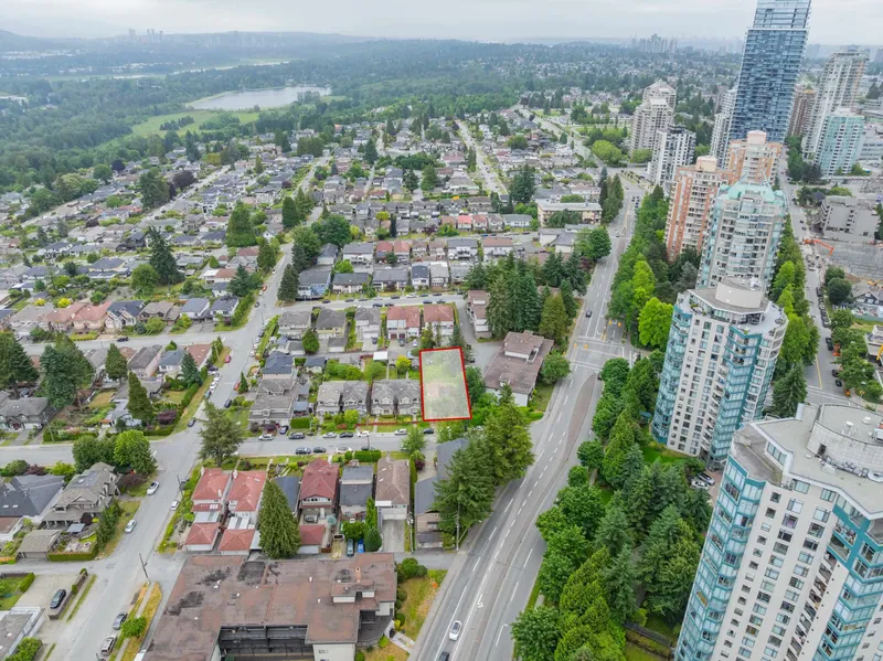 5864 PIONEER AVENUE - photo 2 of 20